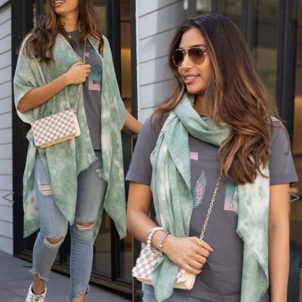 Grace & Lace Spring Tie Dye Kimono  - new in package.